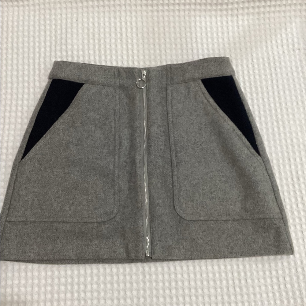 Zara Trafuluc Wool Like Material Gray Mini Skirt with Black Pockets
